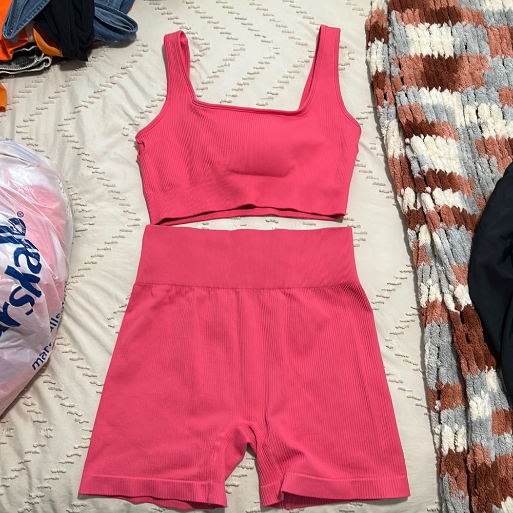 Hot pink 2 piece athletic set